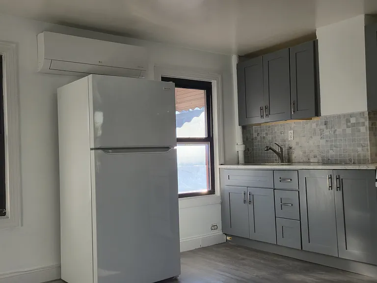 171 9th St #3 — Photo 5