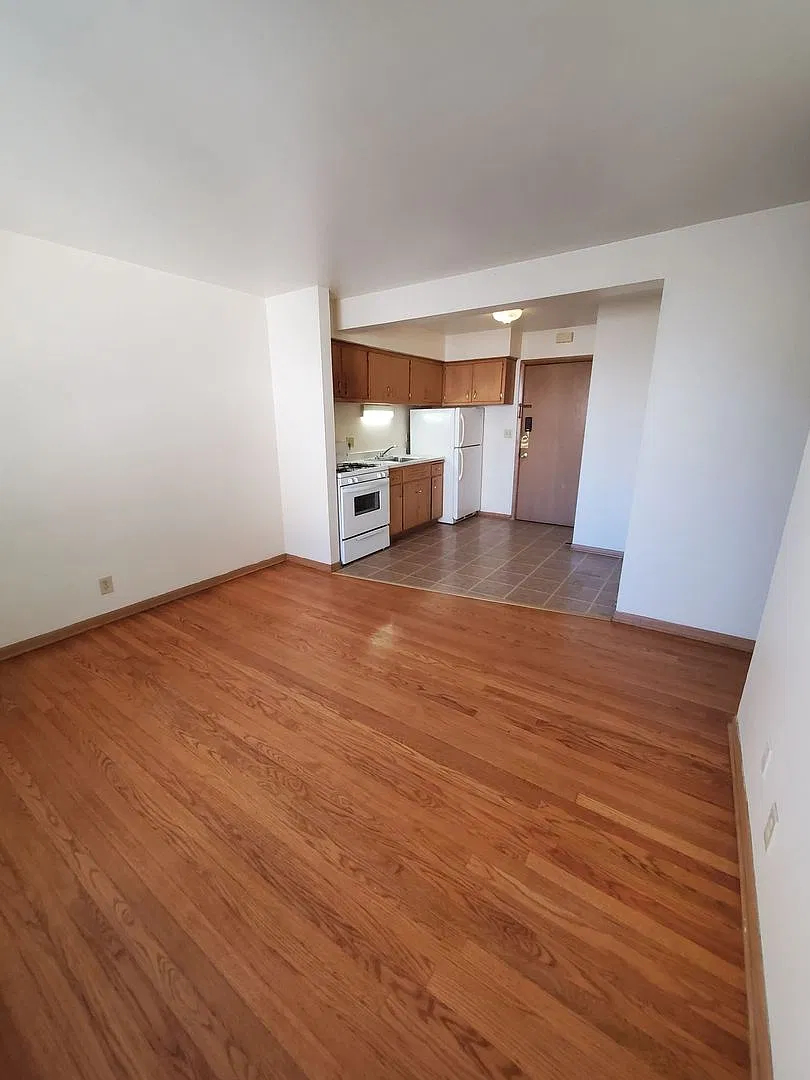1851 N Oakland Ave (18 Unit) — Photo 1