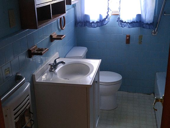 4th image of 127 Peach Tree Dr
