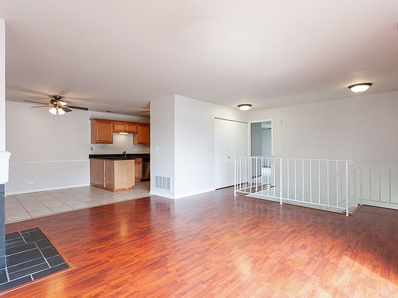 5th image of 913 Ashbury Ave
