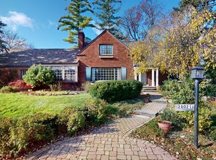 28021 Santa Barbara Dr, Lathrup Village, MI
