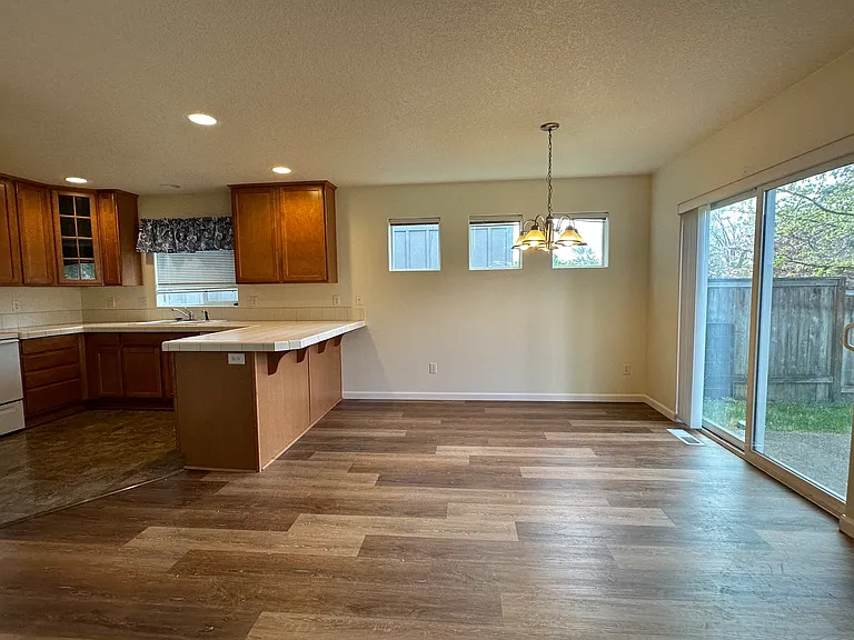 4047 Thoroughbred Ave SE — Photo 38