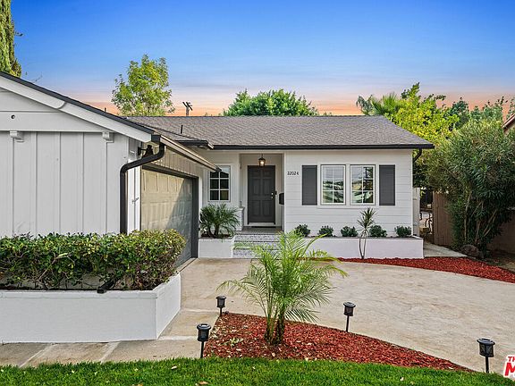 3rd image of 22024 Costanso St