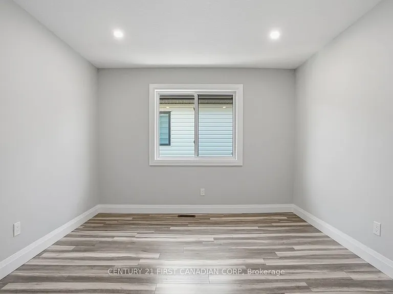 2775 Oriole Dr #UPPER — Photo 27