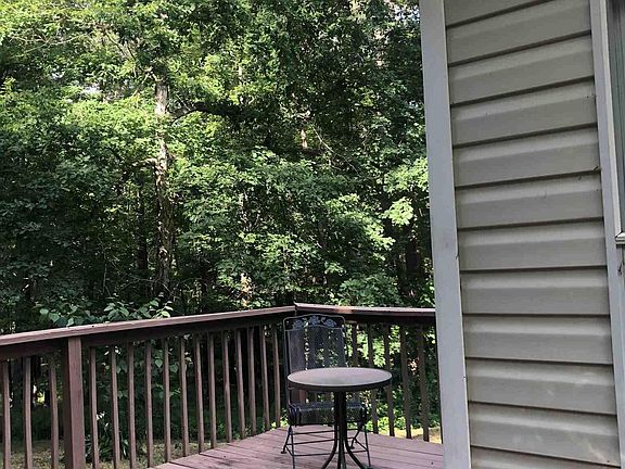 4th image of 106 N Cove Dr