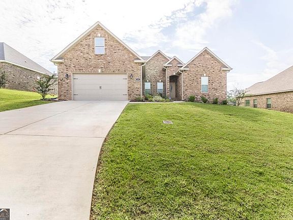 2nd image of 115 Newton Ln