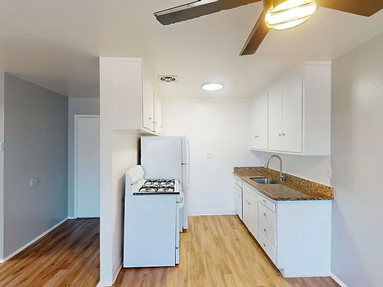 7036 MacArthur Blvd — Photo 8