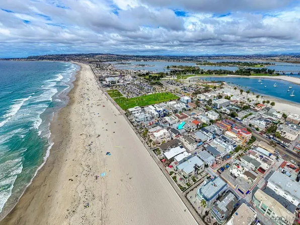 716 Dover Ct, San Diego, CA 92109