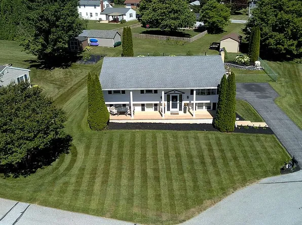 9 Hancock Ct, New Freedom, PA 17349