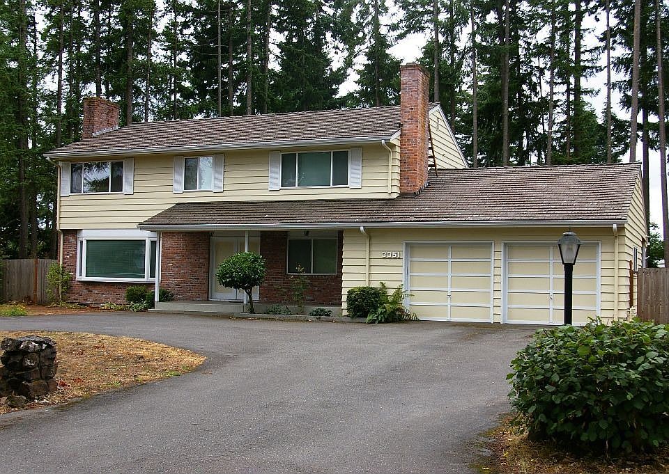 Great home in desirable neighborhood with SIX bedrooms