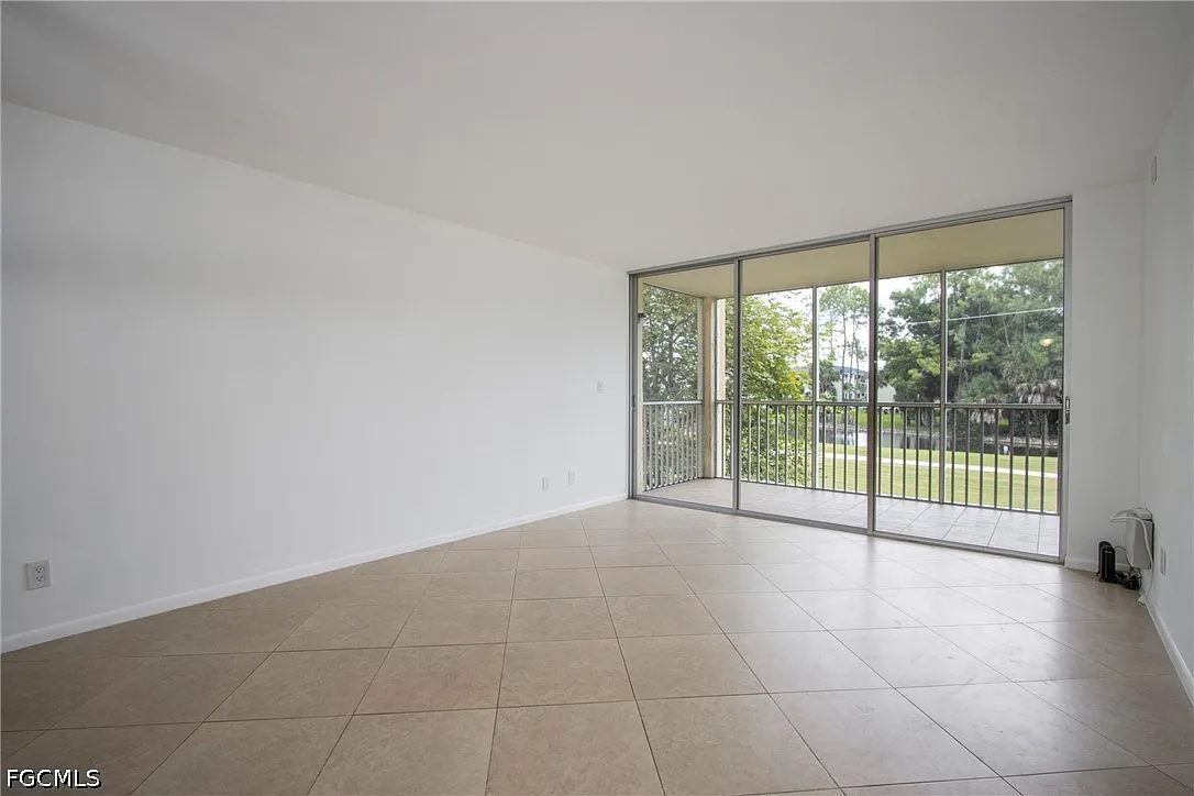2 bed, 2.0 bath, 1050 sqft, $1,850 — Photo 3