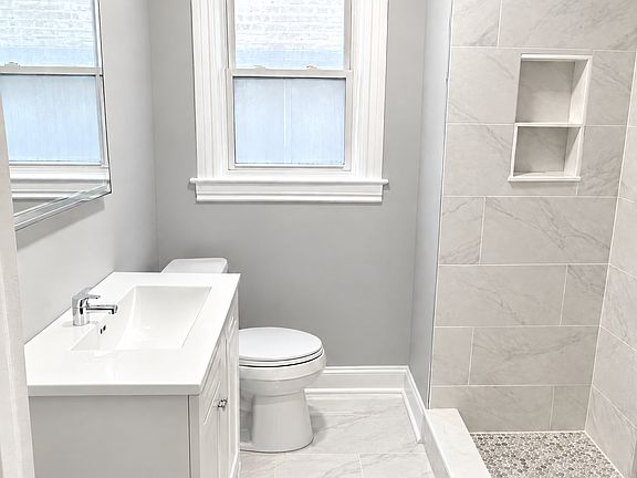 4th image of 4831 Lee St APT 2