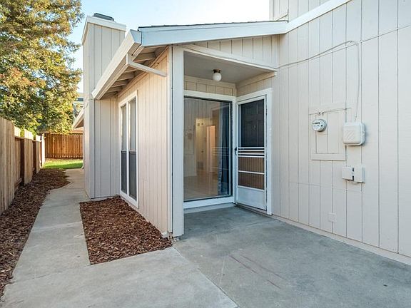 3rd image of 7575 Waterwillow Dr