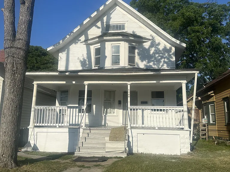1160 Sanford St #2 — Photo 2