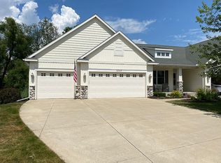 1717 Brandon Ridge Ct NW, Grand Rapids, MI 49544