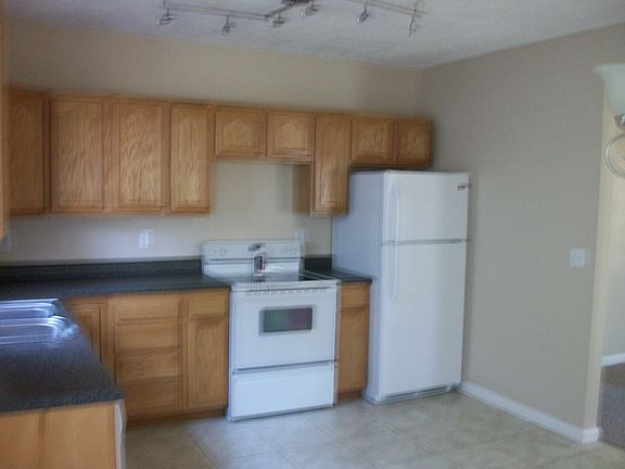 3rd image of 226 E Warfield St