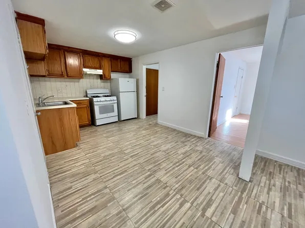 (undisclosed Address), New Rochelle, NY 10805