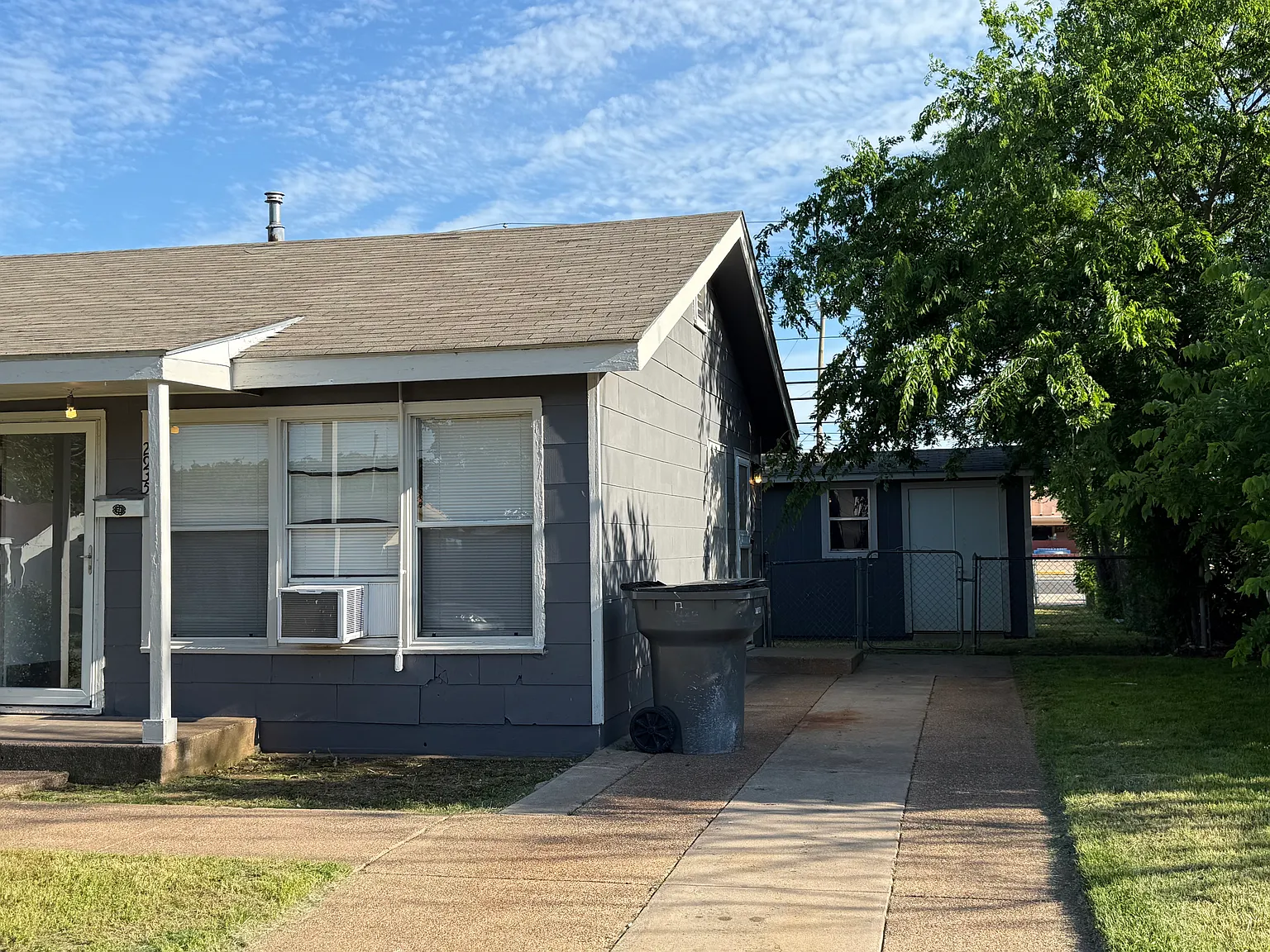 2 bed, 925 sqft, $1,100 — Photo 2