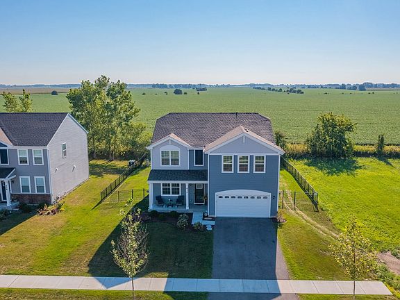 COUNTRY SETTING WITH GORGEOUS VIEWS.  COMMON GROUND LOT ON SIDE WILL NOT BE BUILT ON GIVES YOU ADDED