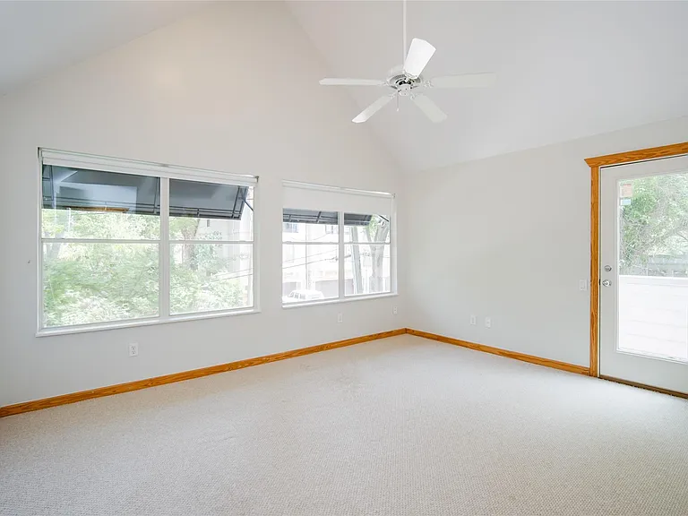 5425 Dickson St — Photo 34