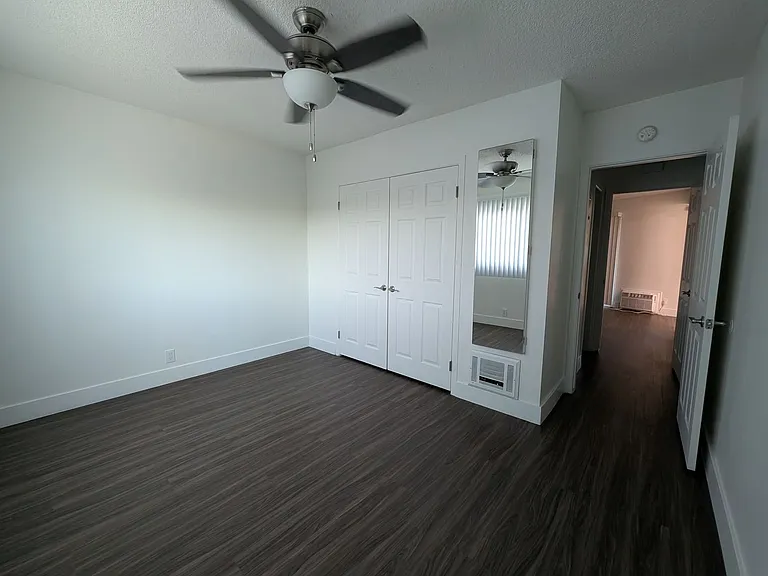 Plaza Apartments — Photo 10