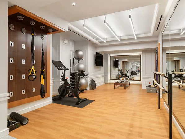 829 Park Avenue 2/3D image 17 of 18