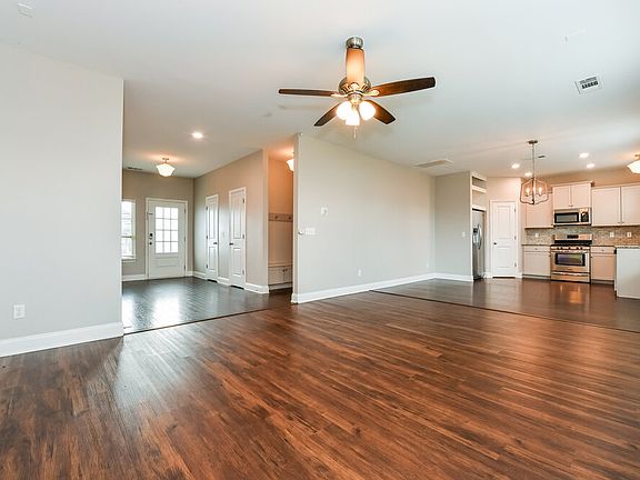 5th image of 1005 Keeneland Dr