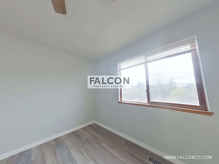 5982 Corinth Dr — Photo 10