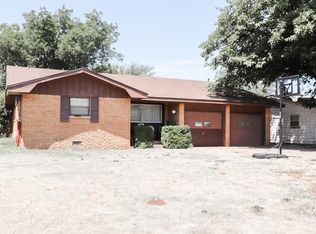 1507 Ennis St, Plainview, TX 79072