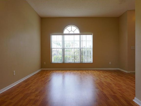 3rd image of 18332 Brookpark Dr