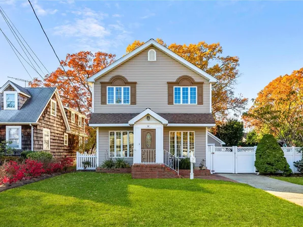 92 Taft Avenue, North Merrick, NY 11566
