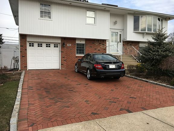 2nd image of 9 Bishop Ct