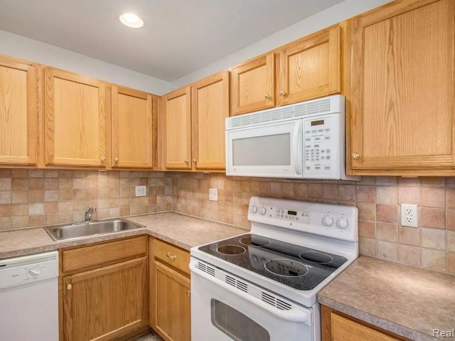 29902 Donna Ln — Photo 4