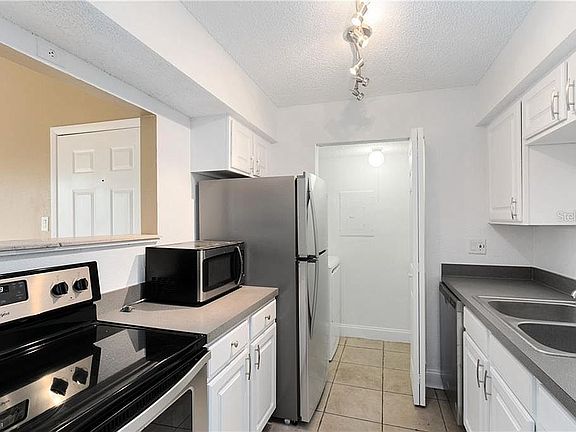 5th image of 3700 Idlebrook Cir APT 212