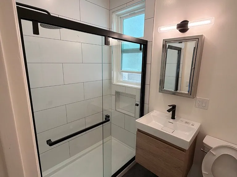 445 Webster St #5 — Photo 6