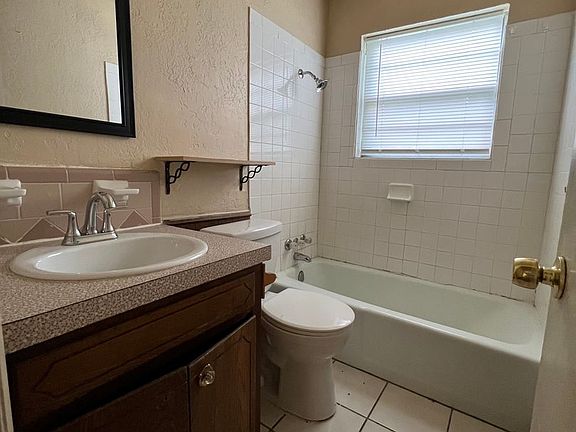 3rd image of 4622 NW Ozmun Ave