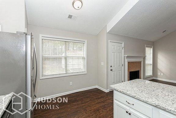 4th image of 25 Bishop Mill Dr
