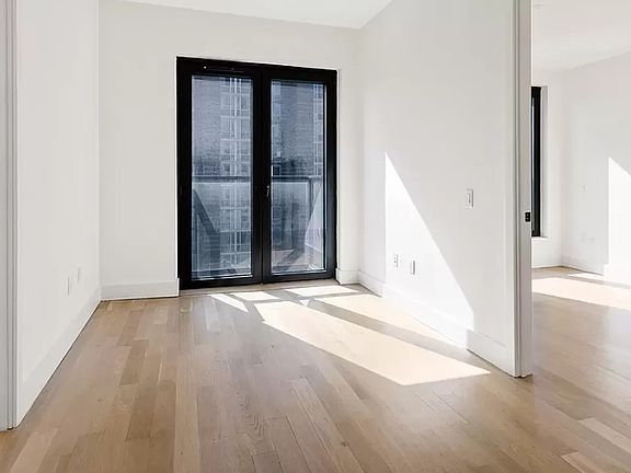 3rd image of 260 Gold St APT 903