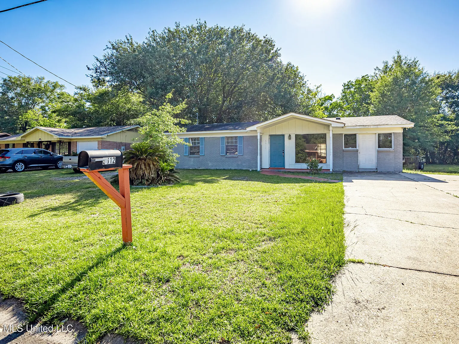 3 bed, 2.0 bath, 1350 sqft, $1,150 — Photo 3