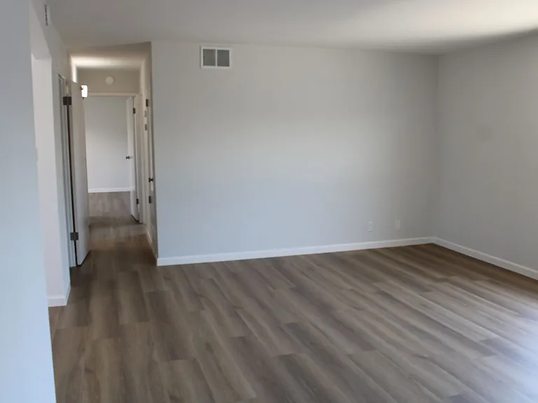 400 Orange — Photo 21