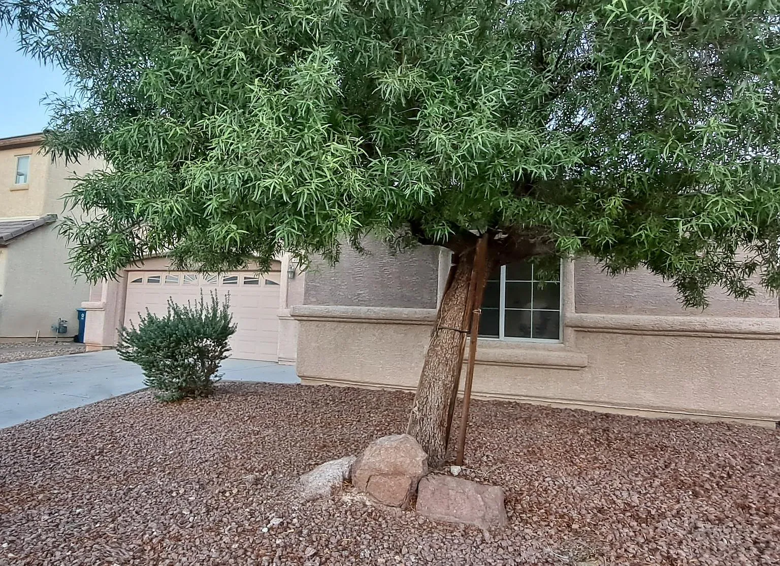 4 bed, 1928 sqft, $2,650 — Photo 2