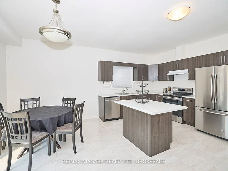 3595 Carolina Ct — Photo 11