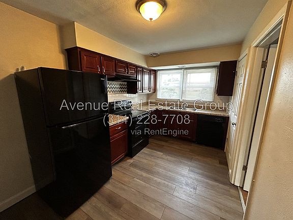 4th image of 242 Emerling Dr