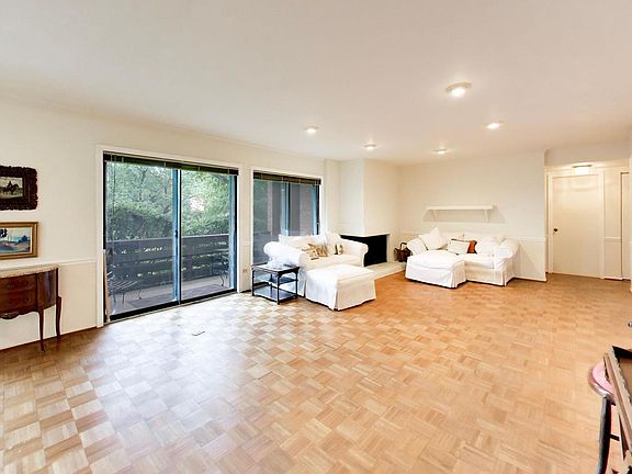 5th image of 1060 Shermer Rd APT 25