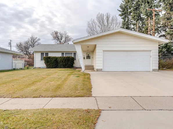 1218 N 22nd St, Bismarck, ND 58501