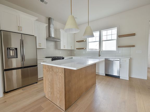 4th image of 4044 Penfield Dr Unit C