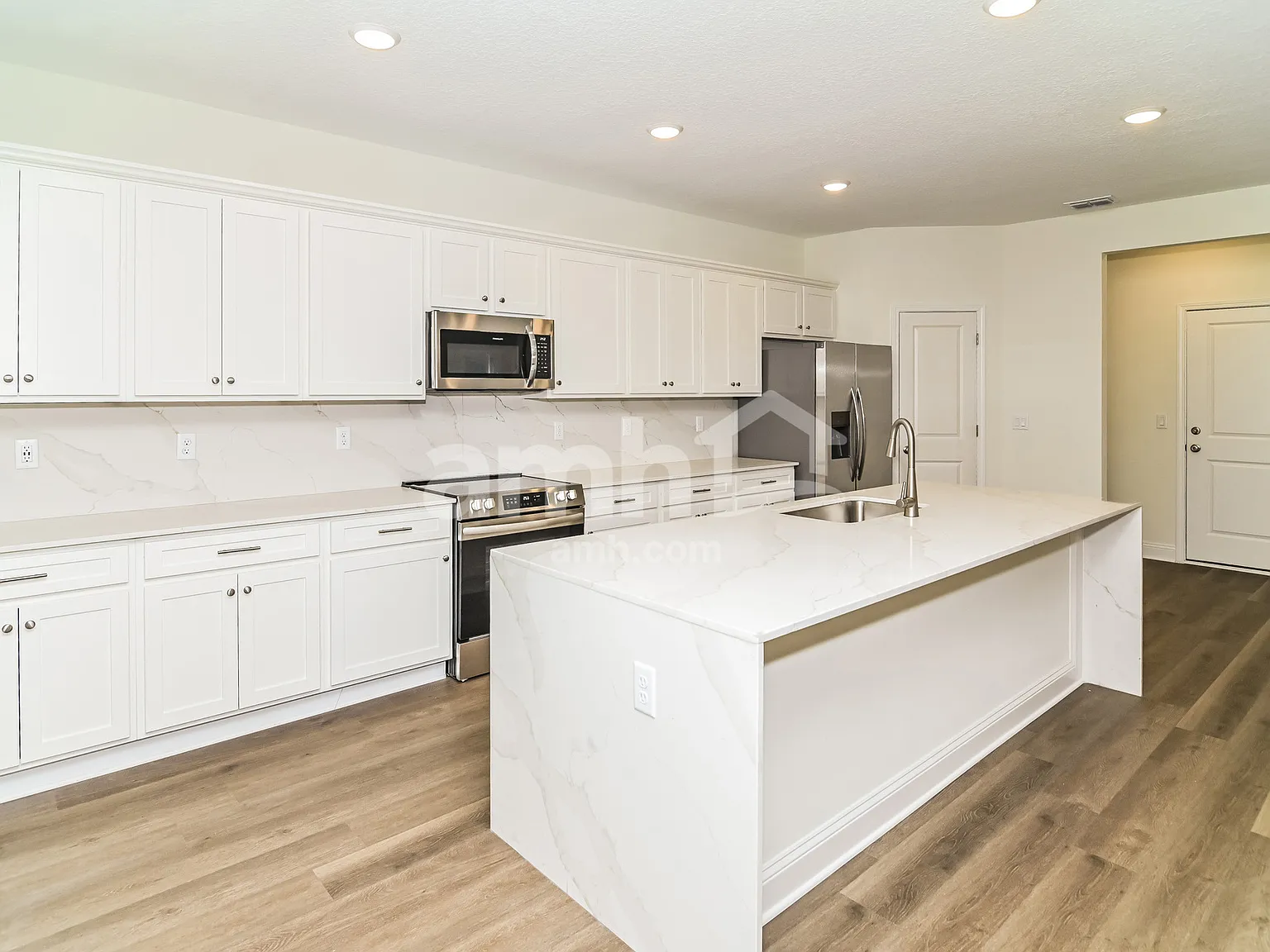 5 bed, 3.5 bath, 2440 sqft, $2,680 — Photo 3