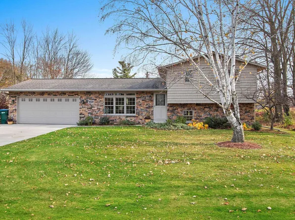 3196 Inverness Ln, New Franken, WI 54229