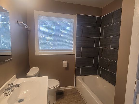 4th image of 4001 N Webster Ave