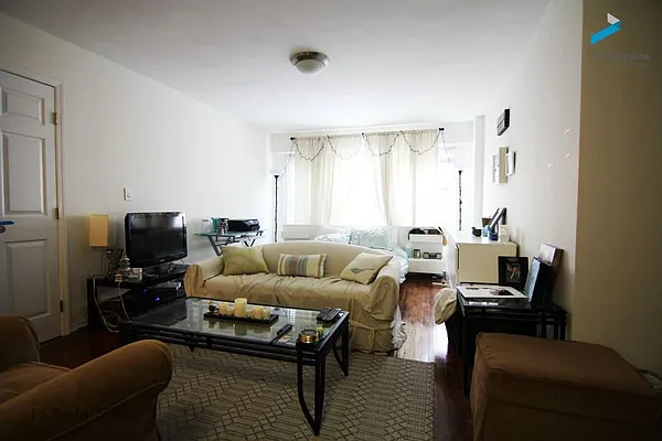 Rented by FirstService Realty (legacy) | media 8